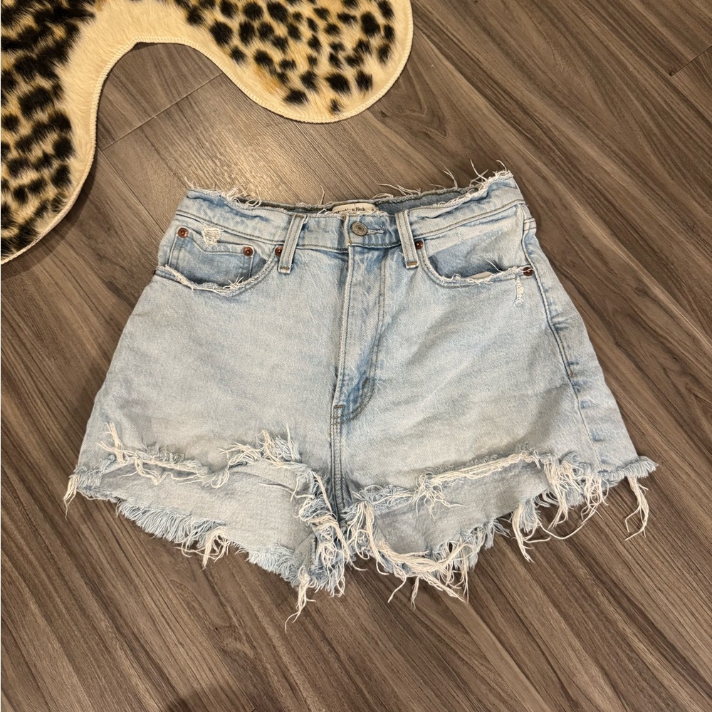 The mom shorts high rise denim